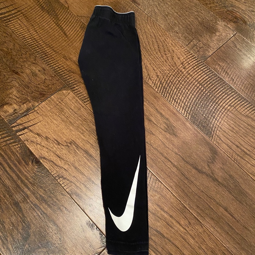 NIKE girls athletic leggings